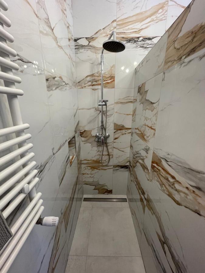 Apartament Metro Sluzew ワルシャワ エクステリア 写真